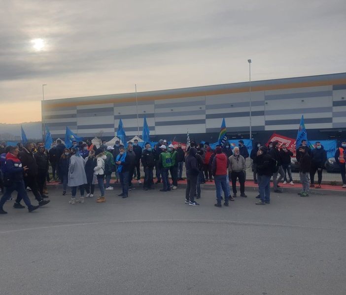 Sciopero lavoratori Amazon, la politica piemontese solidale con la protesta