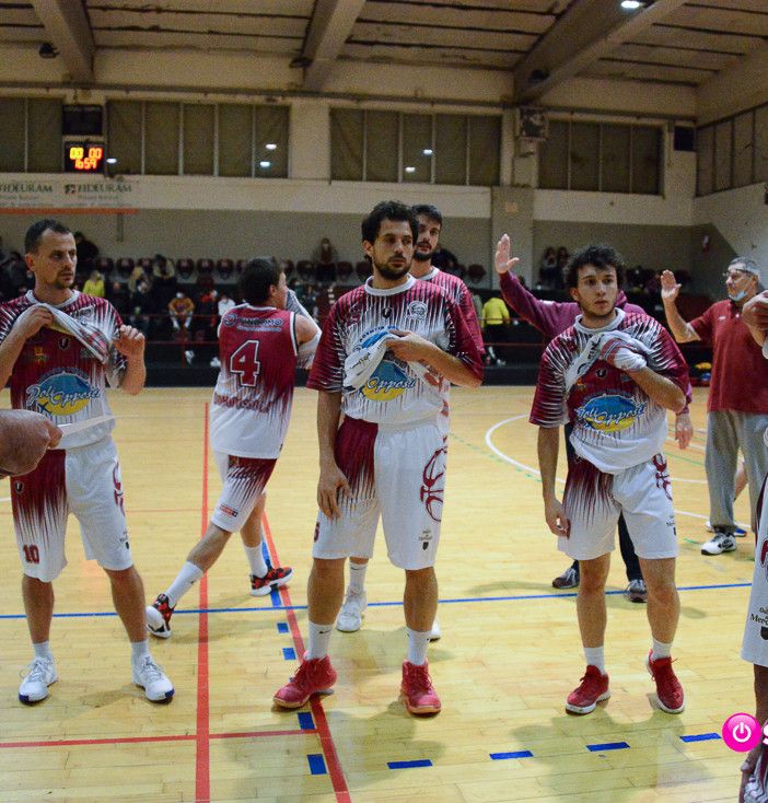 Ritorno sul parquet amaro per la Cestistica, sconfitta interna e grave  infortunio per il play Bellia FOTO