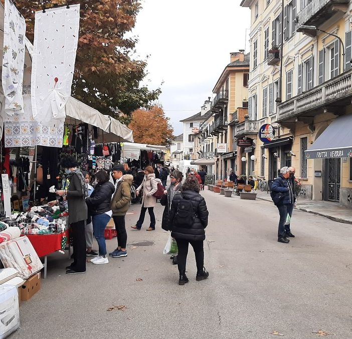 Domodossola, il Comune: “Dagli operatori scarso interesse nei confronti dei mercati straordinari di Natale”