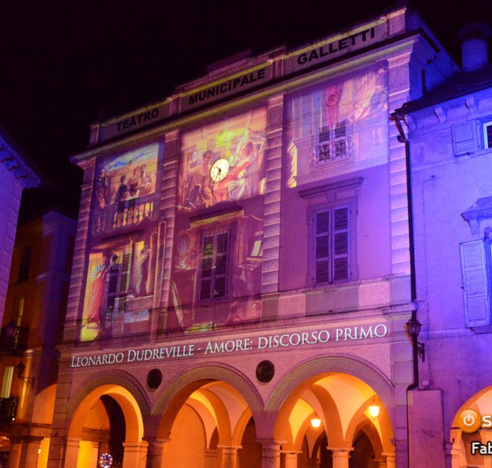 Ultima serata per l'affresco di luce su Teatro Galletti