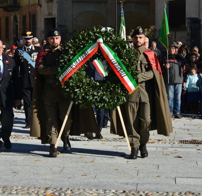 Nella rinnovata via Rosmini la cerimonia della Giornata dell'Unità Nazionale e delle Forze Armate FOTO