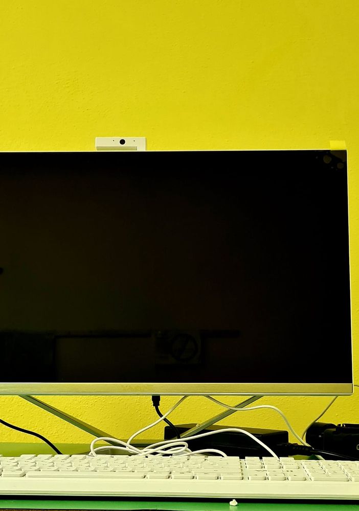 Donati alle scuole di Vanzone e Ceppo Morelli pc e notebook
