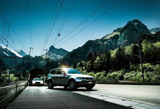 Bls incrementa i vagoni per il trasporto di veicoli