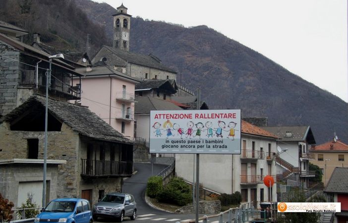 Una colonnina per ricariche elettriche a Seppiana