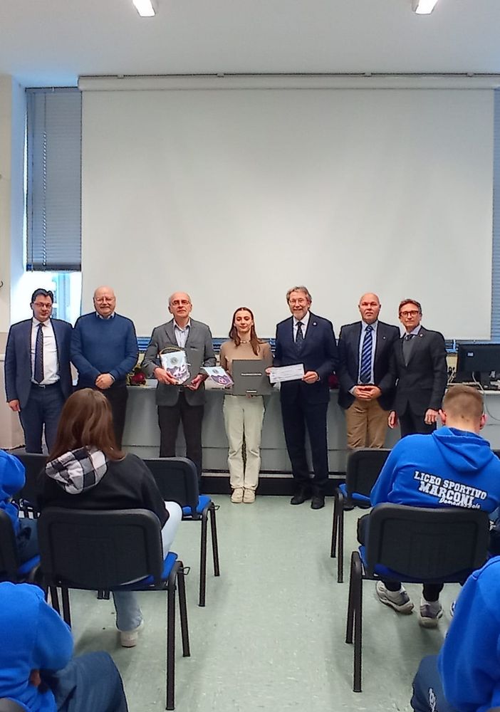 Borse di studio per 5 ex studenti del Marconi Galletti Einaudi