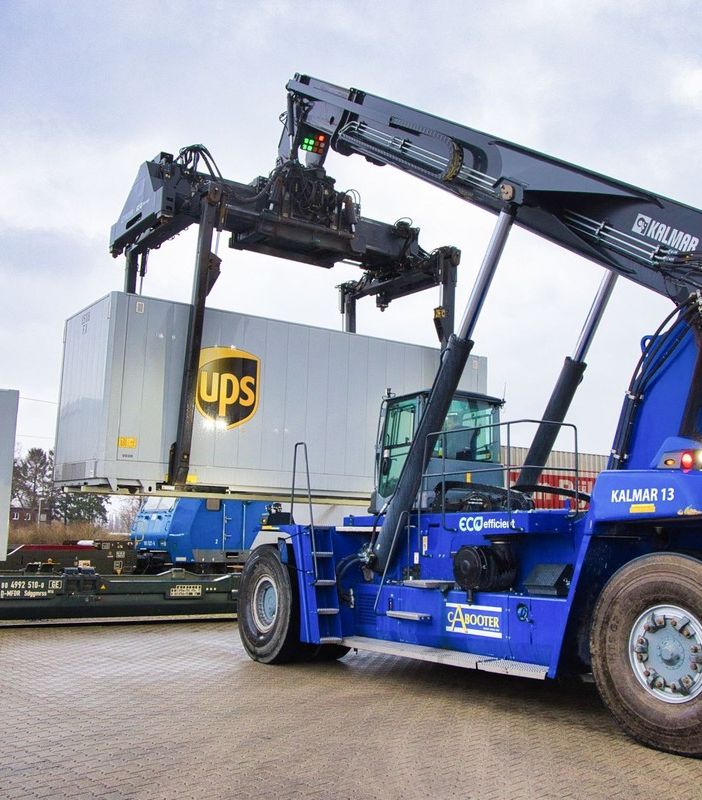 Collaborazione CargoBeamer-Ups per il trasporto di pacchi