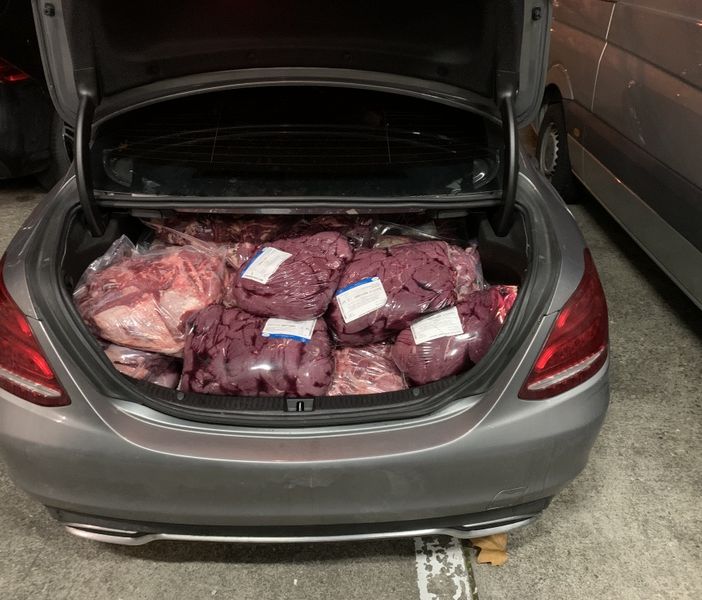 Carne sequstrata al confine (immagini fornite dall'Ufficio Federale della dogana e della sicurezza)