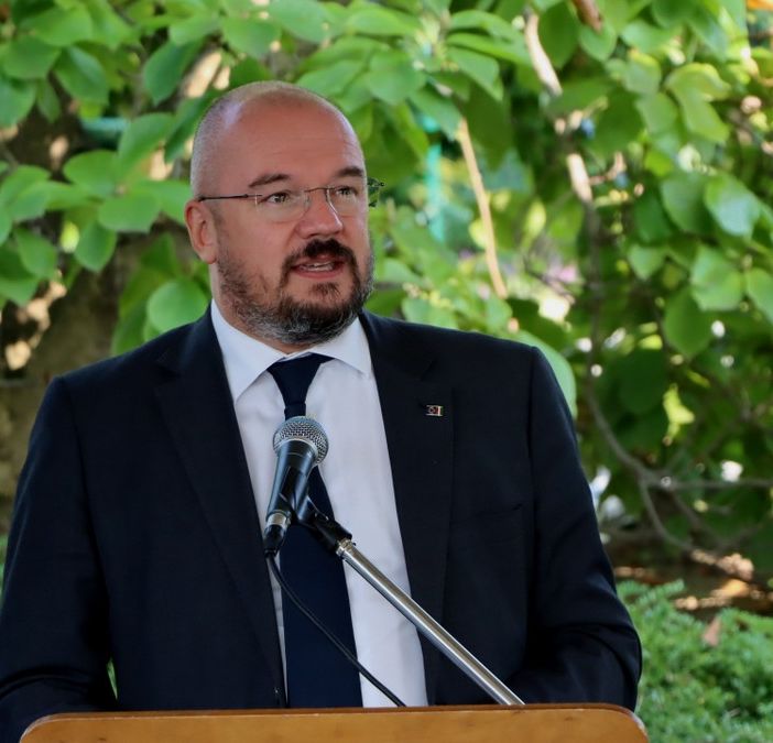 Borghi esprime la sua vicinanza a Lana: &quot;La politica conta, ma la vita conta di più&quot;