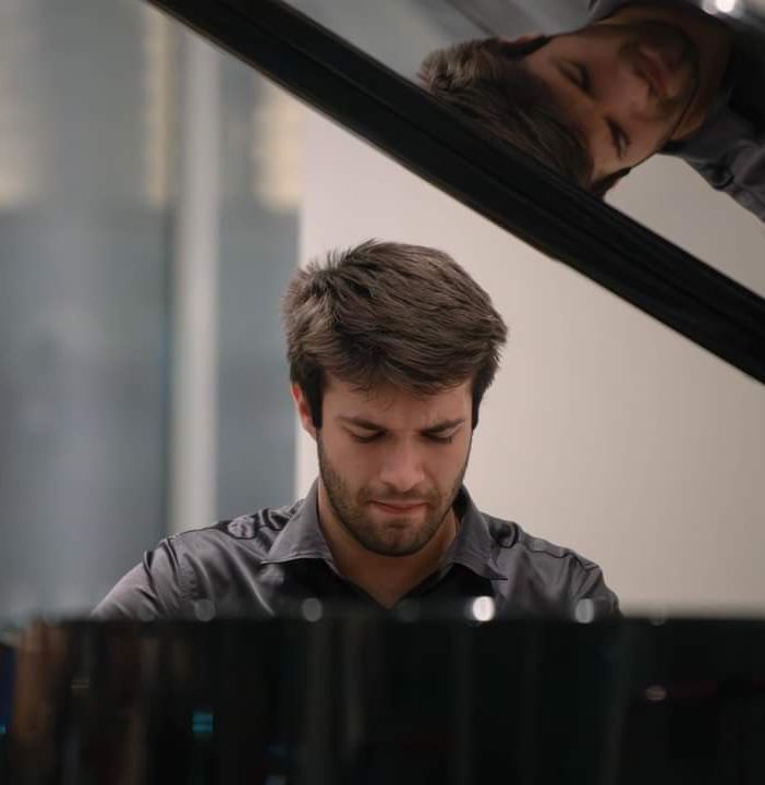 Amir Salhi in concerto a Roma e Napoli: due importanti appuntamenti per il pianista domese