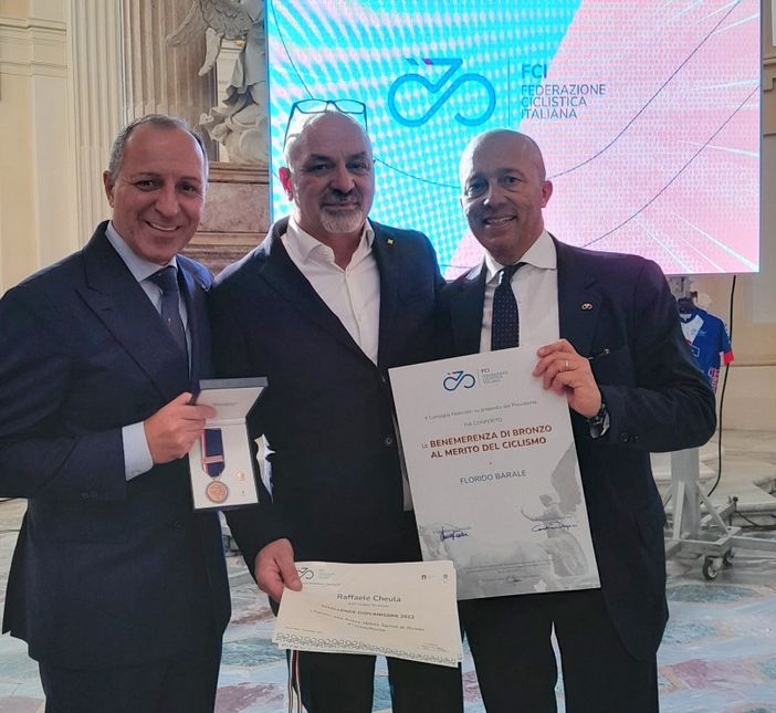 Florido Barale premiato per il suo lungo impegno nel mondo del ciclismo