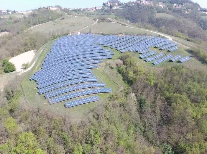Fotovoltaico: il recupero delle ex aree industriali ed estrattive può essere molto conveniente
