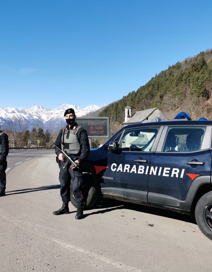 In giro alle 3 di notte ubriachi in Zona Rossa, sanzionati due fratelli