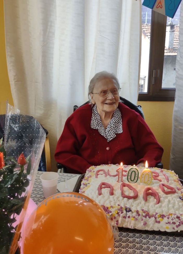 Vogogna, casa di riposo in festa per i 100 anni della signora Ada Zenna
