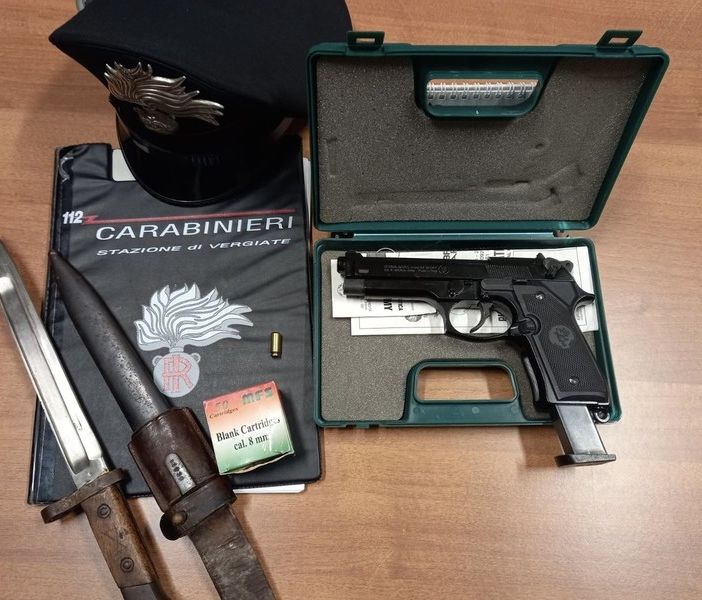 Dal Nord Ovest. Spari dalla finestra dopo la lite di vicinato, a Vergiate arrivano i carabinieri