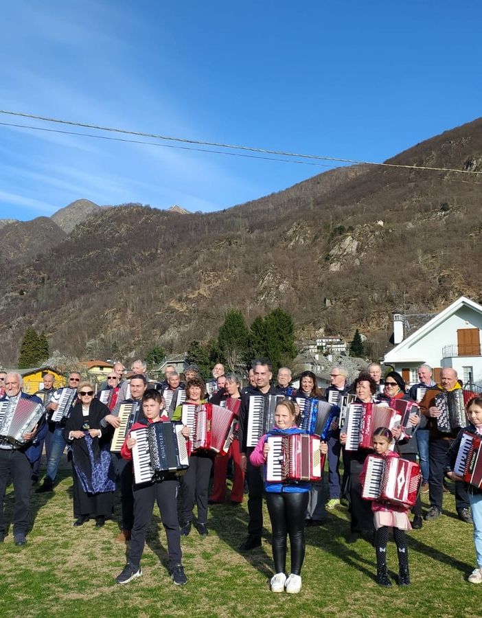 Beura, inaugurata la nuova scuola di fisarmonica: tante le iscrizioni
