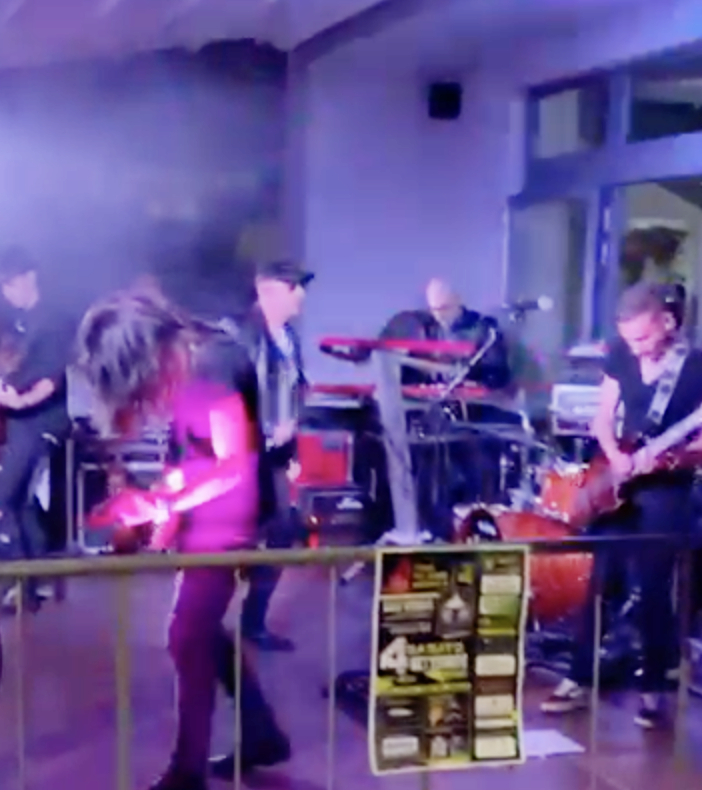 Il 18 settembre concerto con i ‘Revolution’ all'Urban Italian Pub
