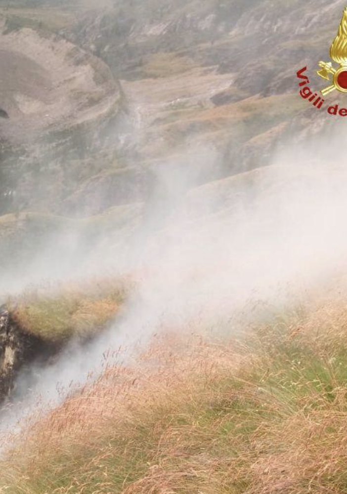 Fiamme nei boschi del Vco dopo i fulmini della scorsa notte