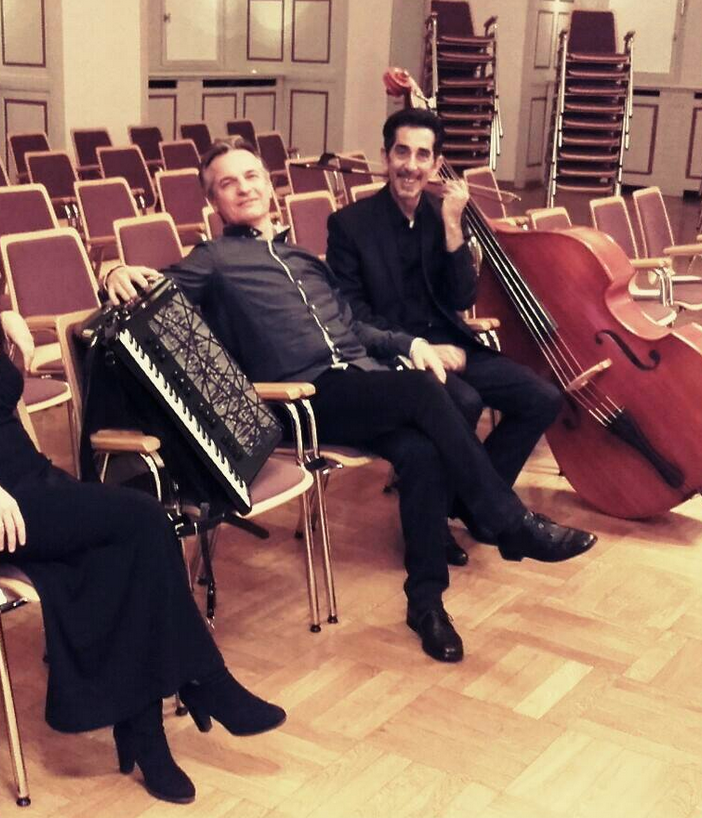 A Mergozzo il concerto del ContrabbandTrio