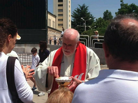 A 83 anni Padre Vincenzo Coscia torna a Medjugorje
