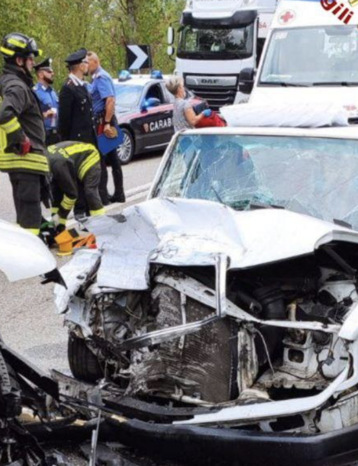 Frontale sulla superstrada allo svincolo di Masera, due persone ferite FOTO
