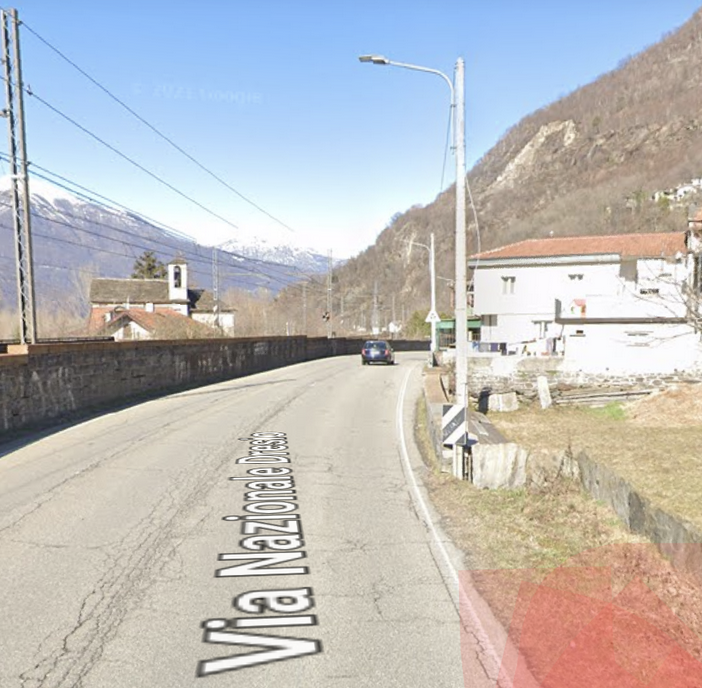 Investe una 17enne e fugge. A Vogogna è caccia al pirata della strada