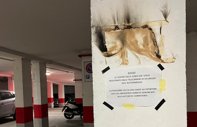 Vandalismi e degrado al parcheggio sotterraneo di via Sant'Antonio