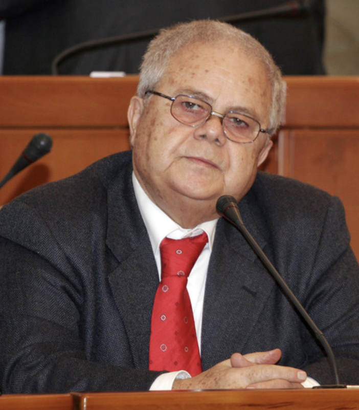 Il Consiglio regionale ha ricordato l'ex assessore Giovanni Caracciolo