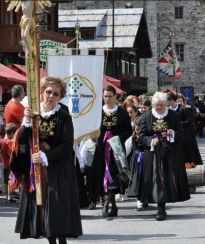 Macugnaga si veste a festa per il week end della Fiera di San Bernardo