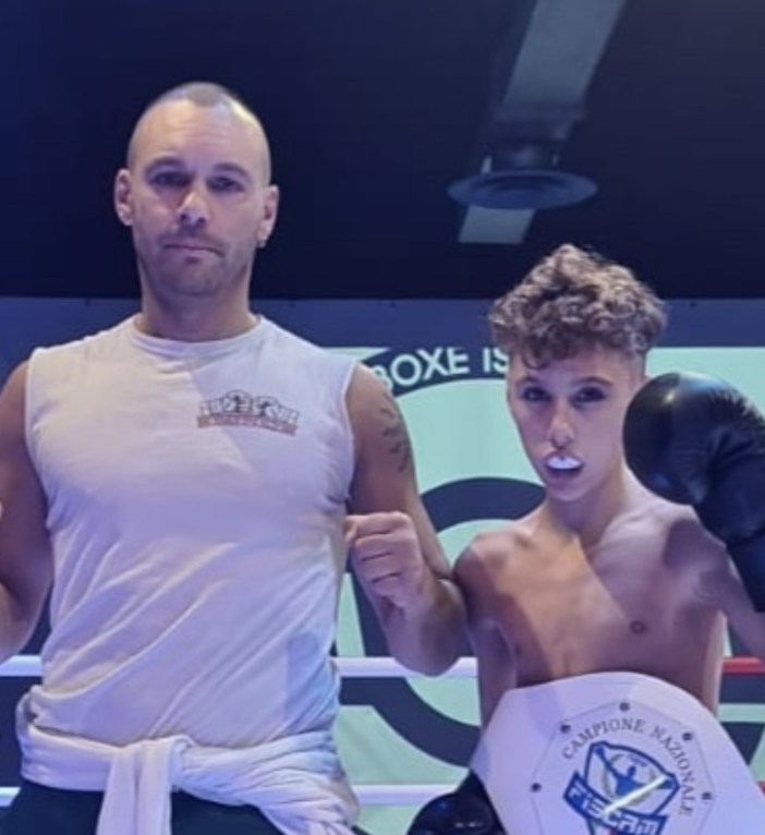 Elia Cosentino conquista il titolo internazionale di Kickboxing VIDEO