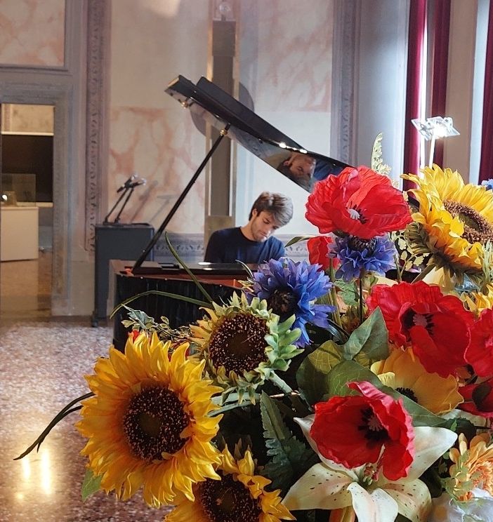 Successo per il pianista domese Amir Salhi sul Lago di Garda