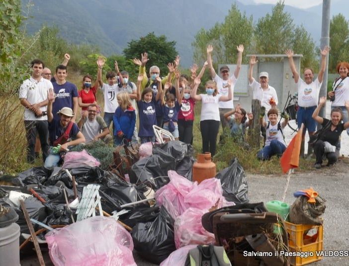 Salviamo il Paesaggio, volontari al lavoro per ripulire le rive del Toce