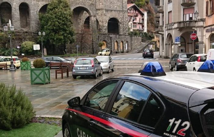 Tenta di uccidere un uomo con un martello, 47enne arrestato a Varallo