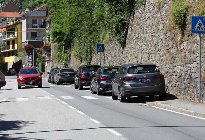 Parcheggi irregolari in via Zonca, il Comune garantisca la sicurezza