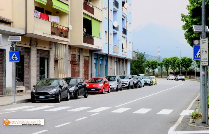 Lampeggianti in alcuni attraversamenti pedonali a Villadossola