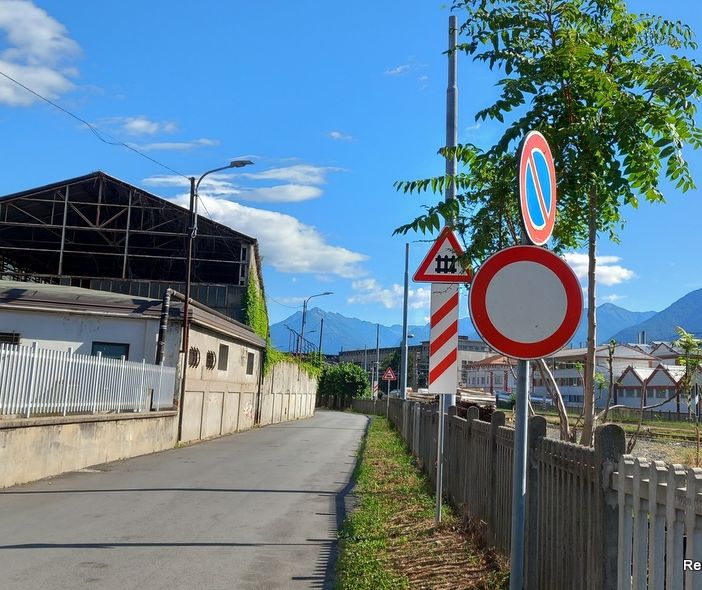 Stop alla circolazione in via Ceretti: impossbile proseguire verso la Vinavil