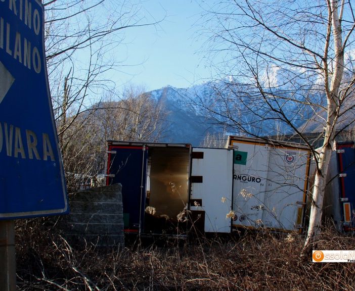 Vogogna, spariranno i tir abbandonati al ponte della Masone