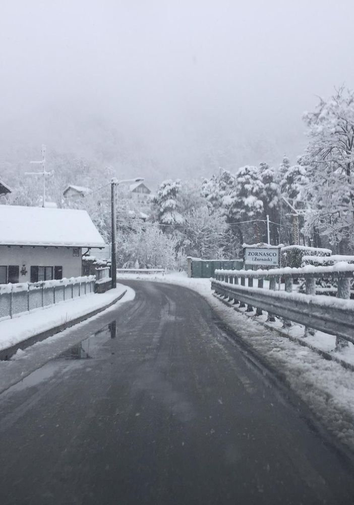 Risveglio invernale sulle valli del Vco, stanotte è tornata la neve FOTO