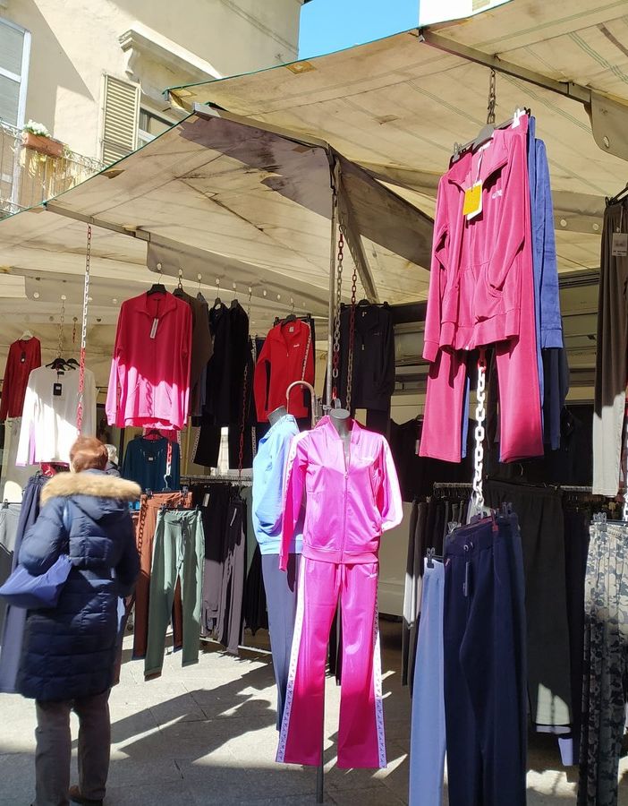 Poca gente al mercato del sabato a Domo: &quot;Mancano i clienti svizzeri&quot;
