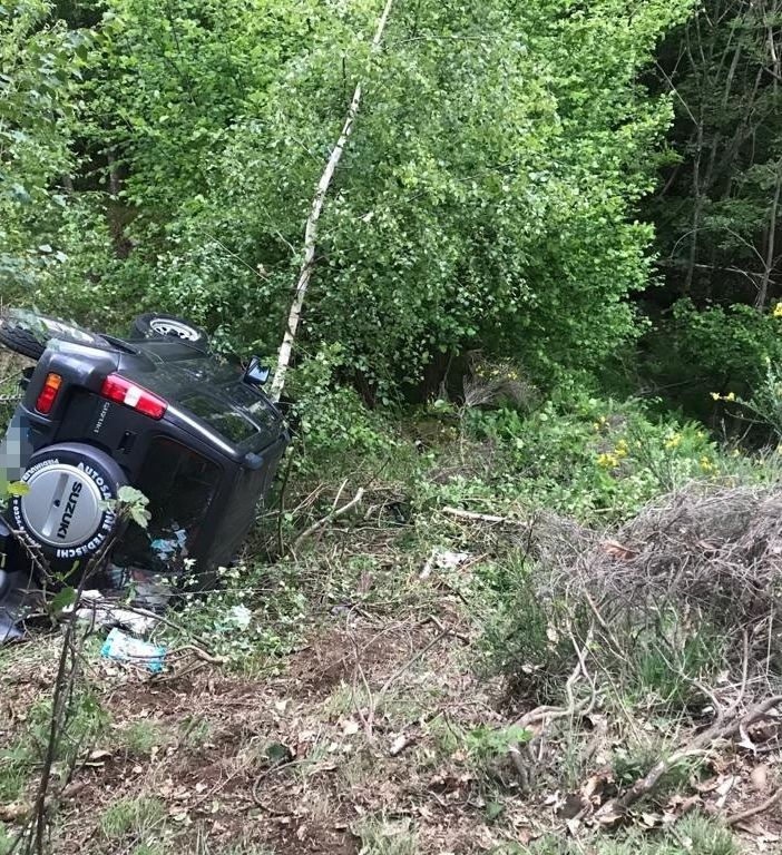 Auto fuori strada a Calasca, un ferito e due passeggeri illesi