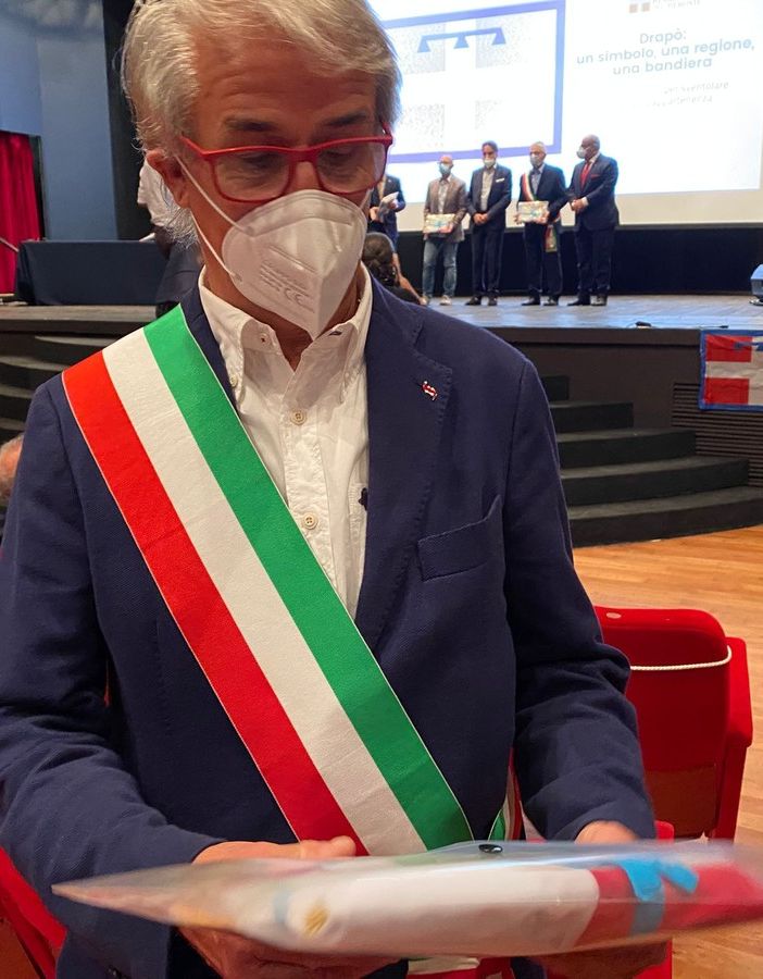 I sindaci ossolani non hanno disertato la consegna della bandiera regionale