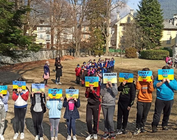 Marcia per la Pace degli studenti di Santa Maria Maggiore FOTO