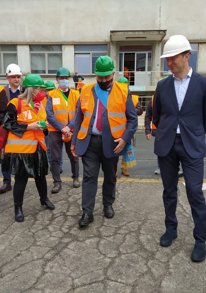 In 200 al 'porte aperte' della Hydrochem alla vigilia della Festa dei lavoratori FOTO