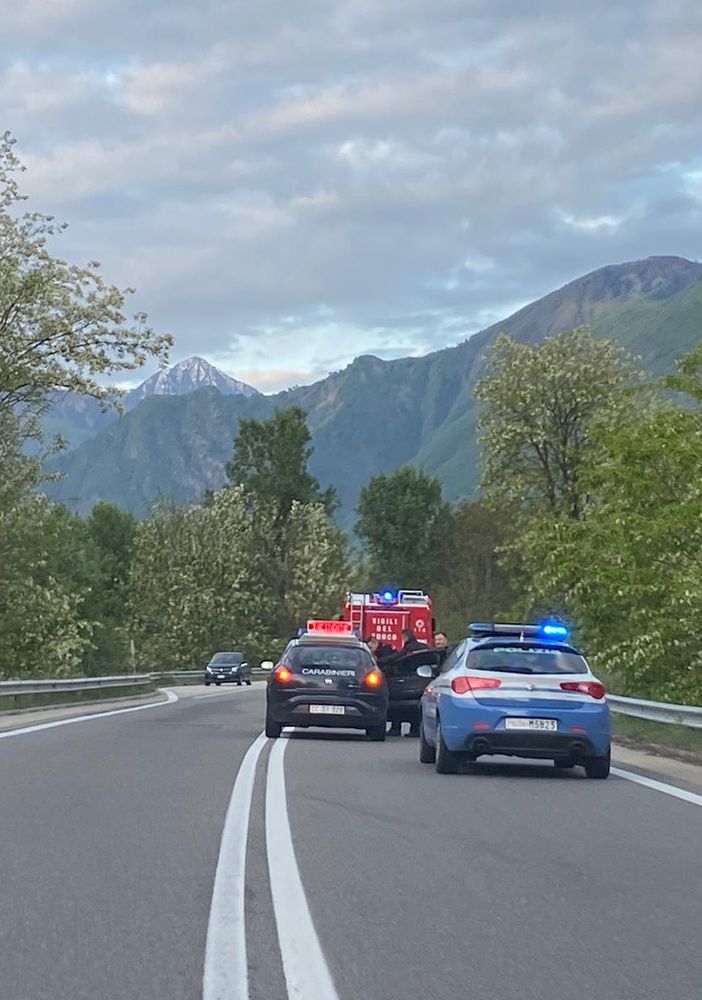Domo, scontro tra due auto in superstrada