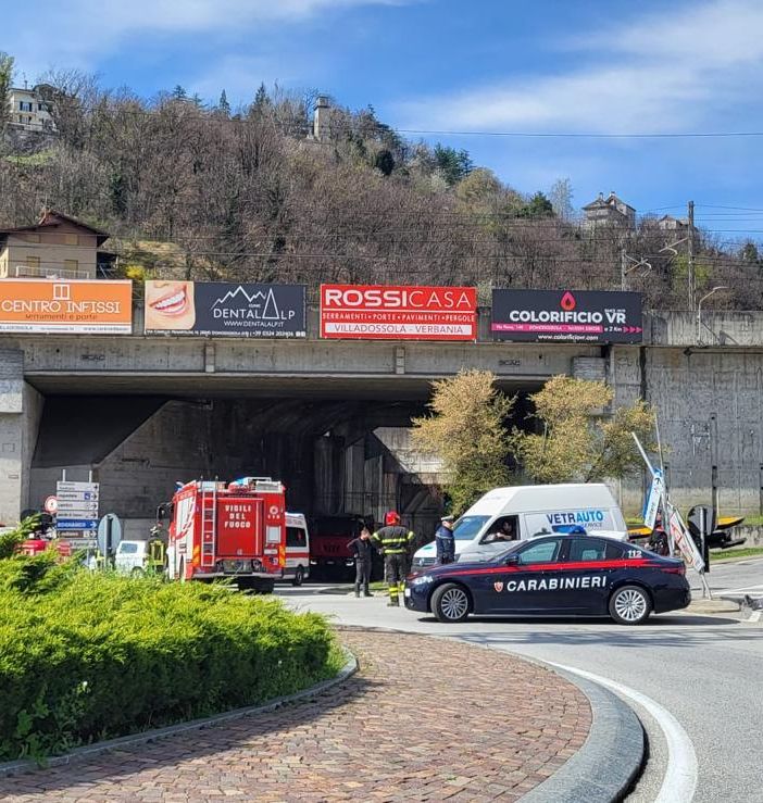 Incidente alla rotonda di Regione Nosere FOTO