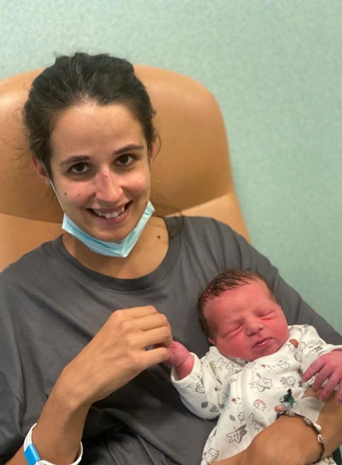 Tre figli nati subito dopo le varie riaperture del punto nascite, la storia di una mamma vigezzina