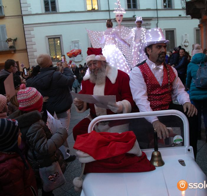 Con i mercatini Babbo Natale arriva in città 