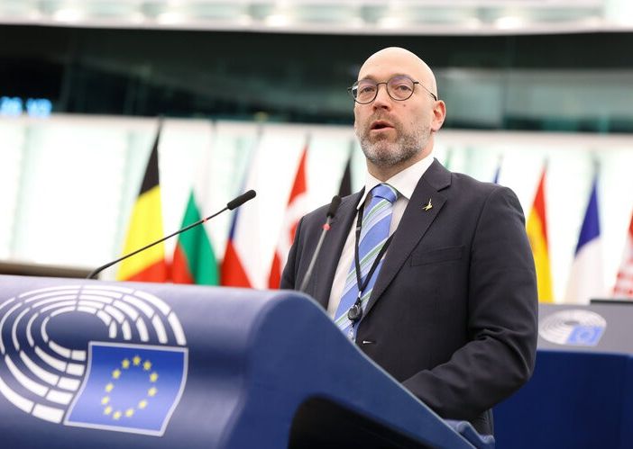 Lupo, Panza critica la gestione Life Wolf Alps e chiede il declassamento da specie protetta