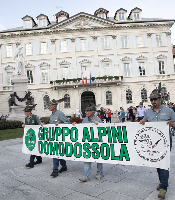 Cento oggetti in mostra per celebrare il secolo di vita degli Alpini domesi