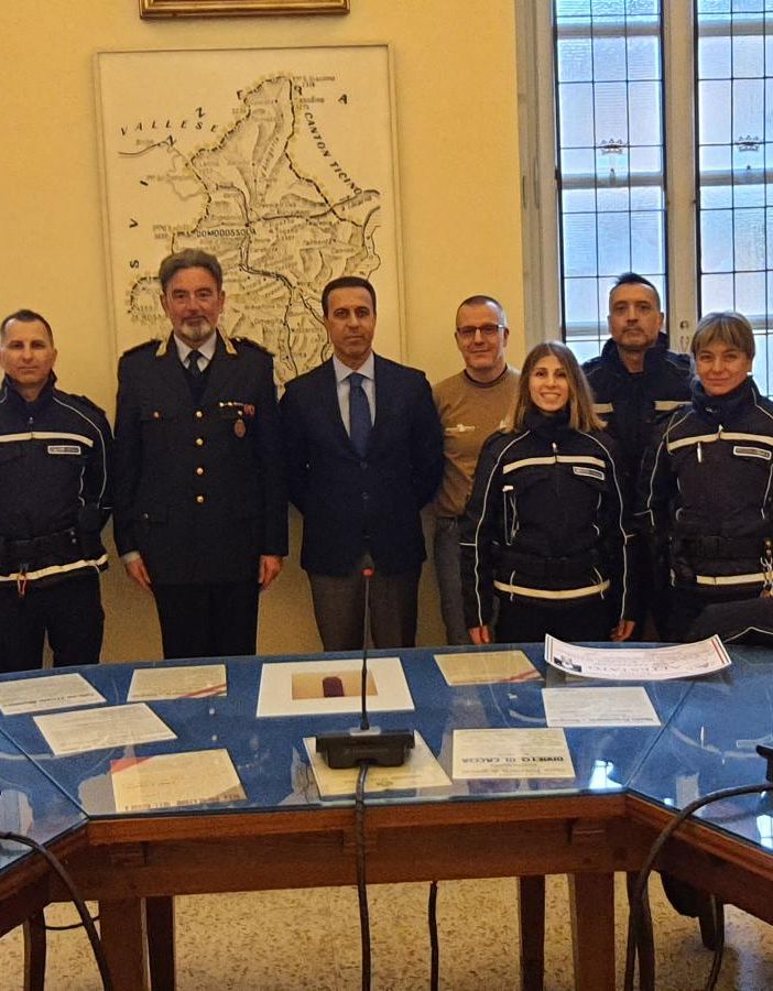 Un corso per maneggiare in sicurezza le armi per gli agenti della Polizia locale domese