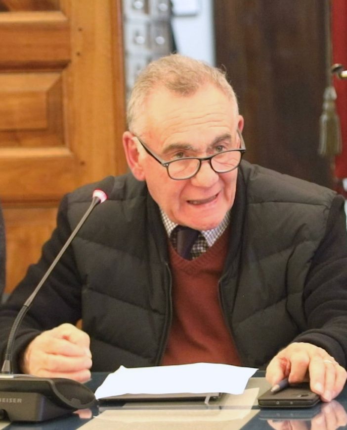 Rifiuti, da sindaci e provincia bocche cucite su Prato Michelaccio